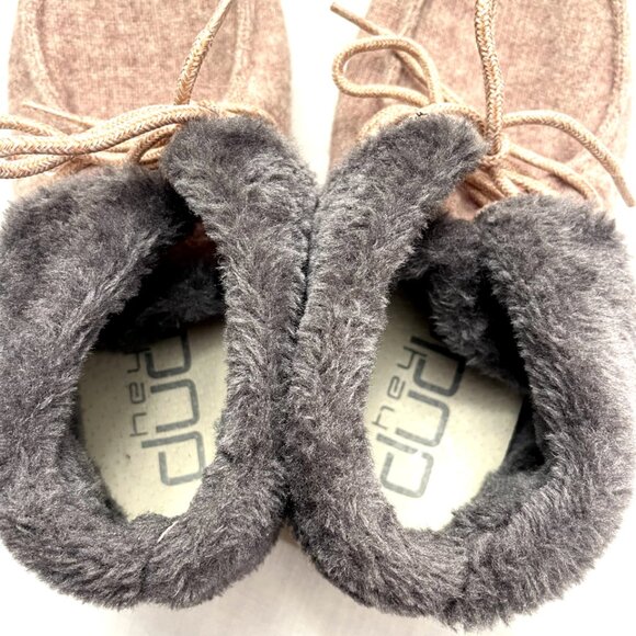 Hey Dude Women's fur lined sneaker booties Size 6 - Picture 3 of 11